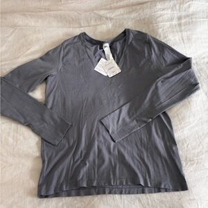 Fabletics Performance Gray V-Neck Top